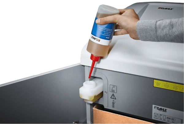 D&eacute;courez la gamme de destructeurs de documents DAHLE &eacute;quip&eacute;s dans huileur automatique